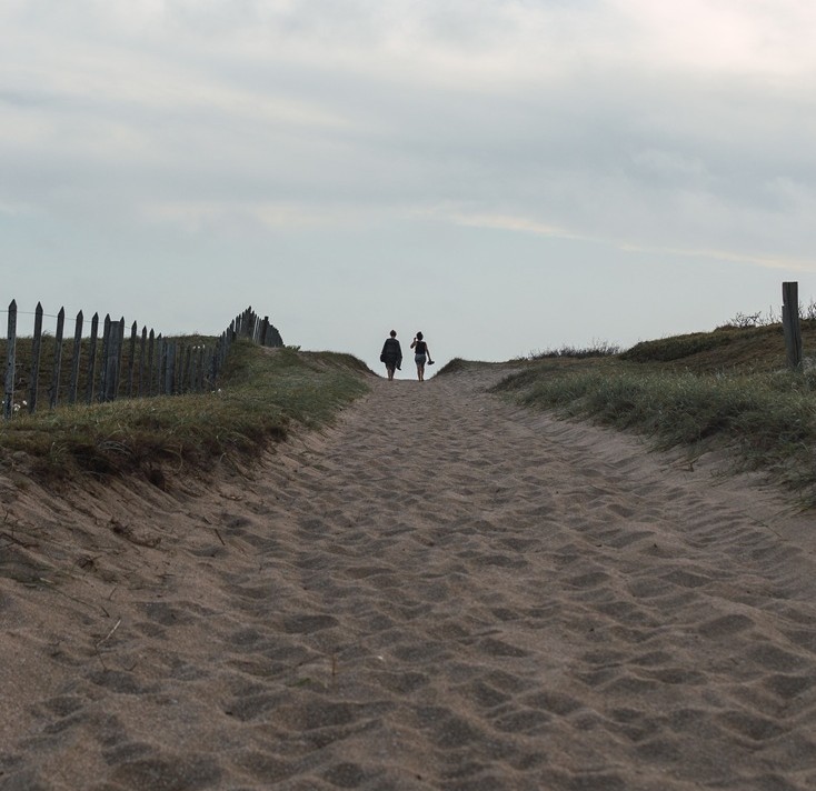 people walking distant1